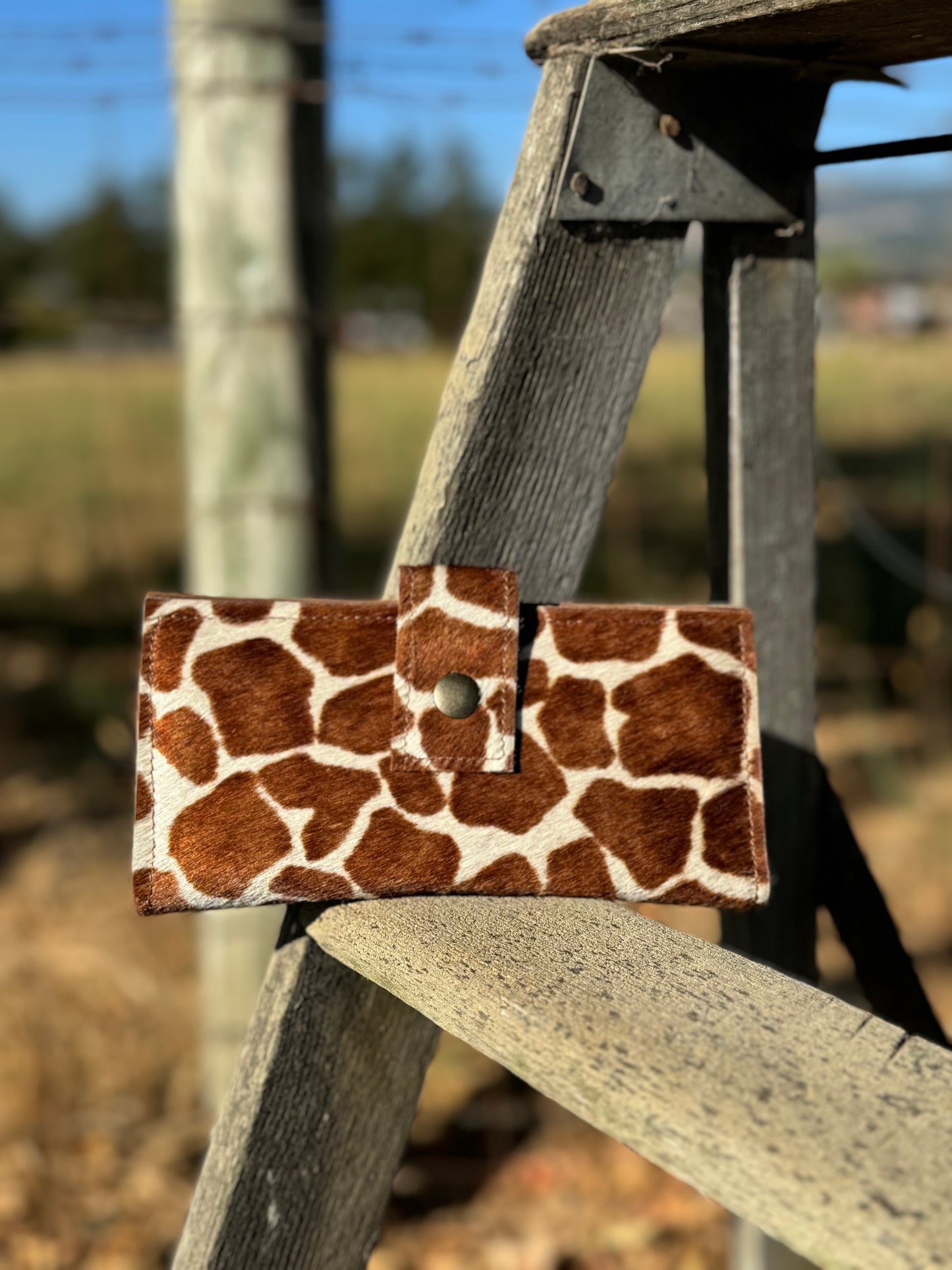 Women's Bifold Wallet - Giraffe print