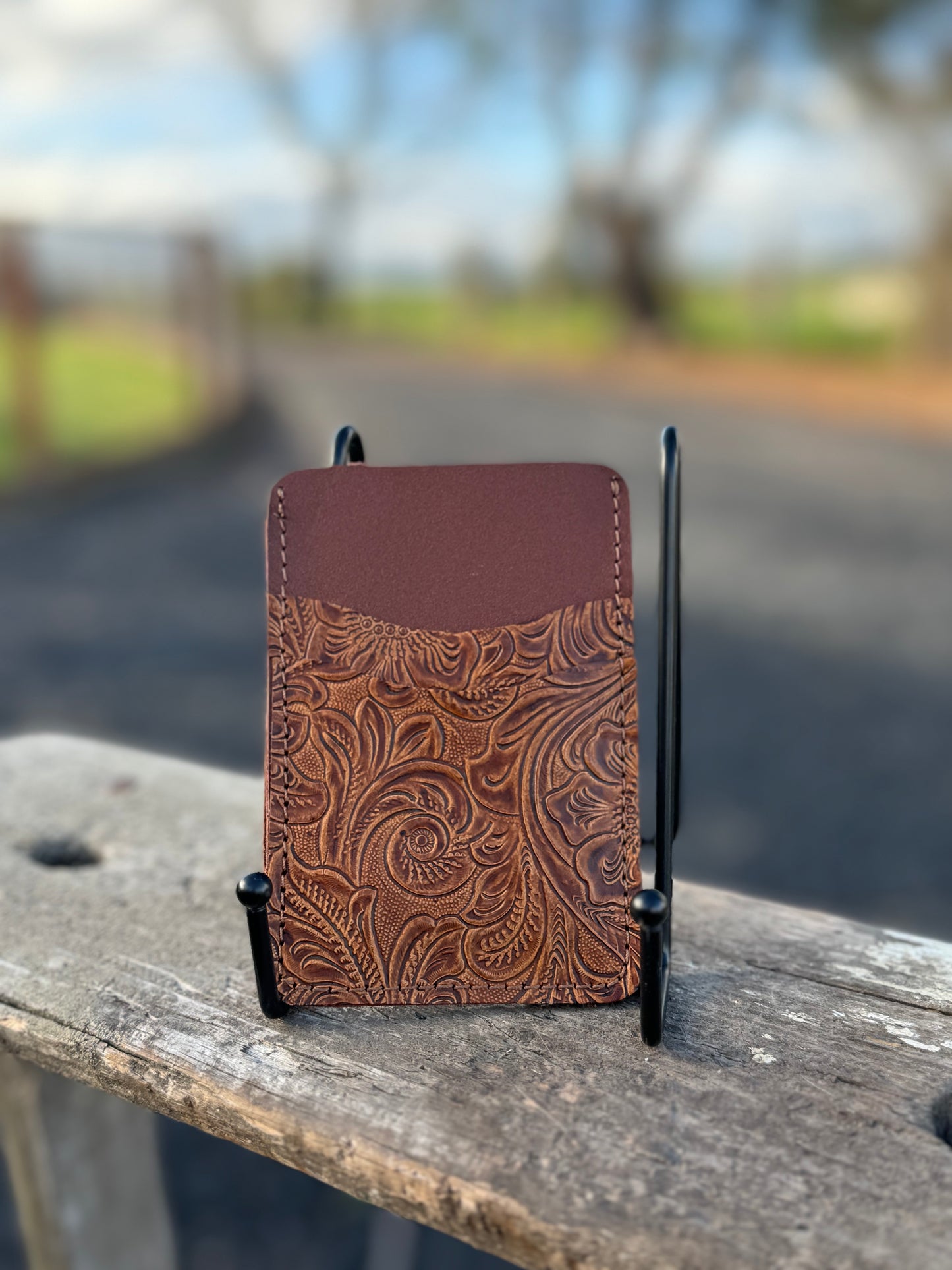 Vertical Minimalist Wallet - Embossed Brown Tooling