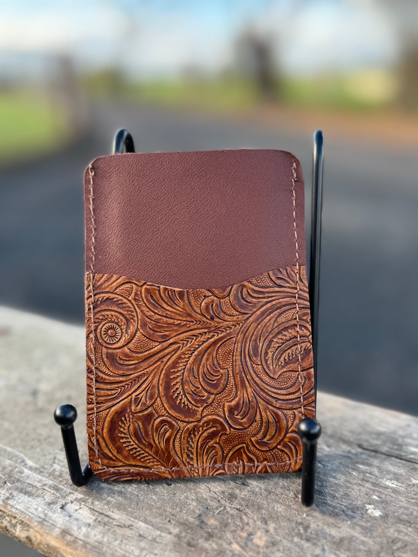 Vertical Minimalist Wallet - Embossed Brown Tooling