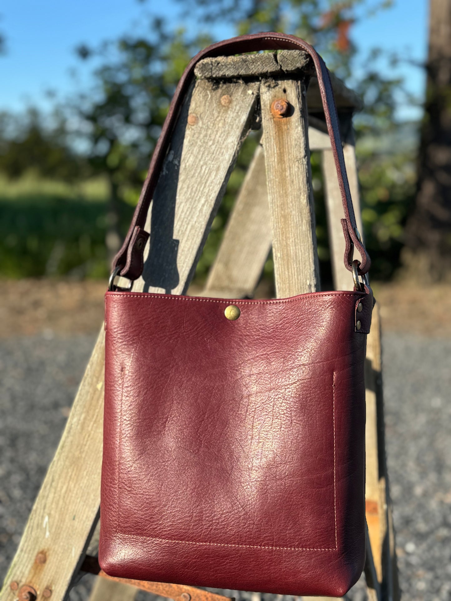 Graton Shoulder Bag - Merlot