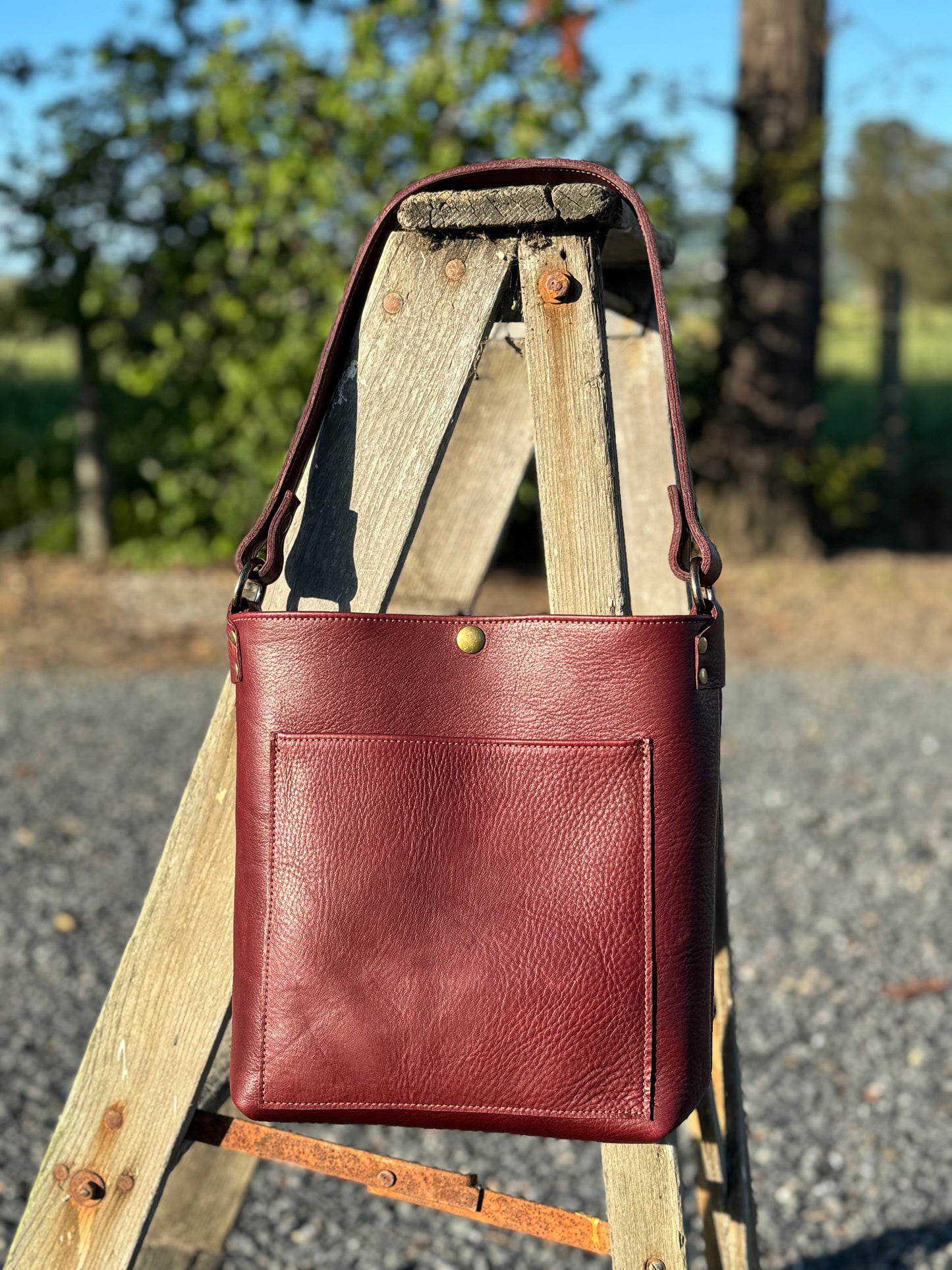 Graton Shoulder Bag - Merlot